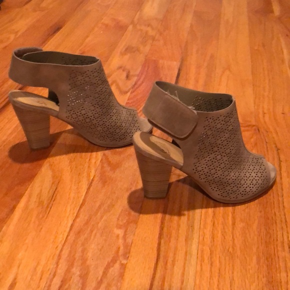 Peep toe booties - Picture 4 of 4